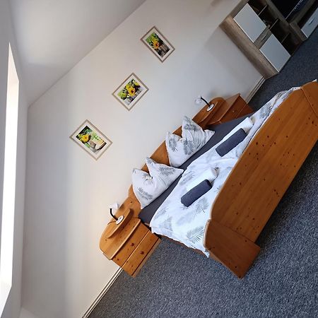 Apartman Cerna V Posumavi Adam A Eva ภายนอก รูปภาพ
