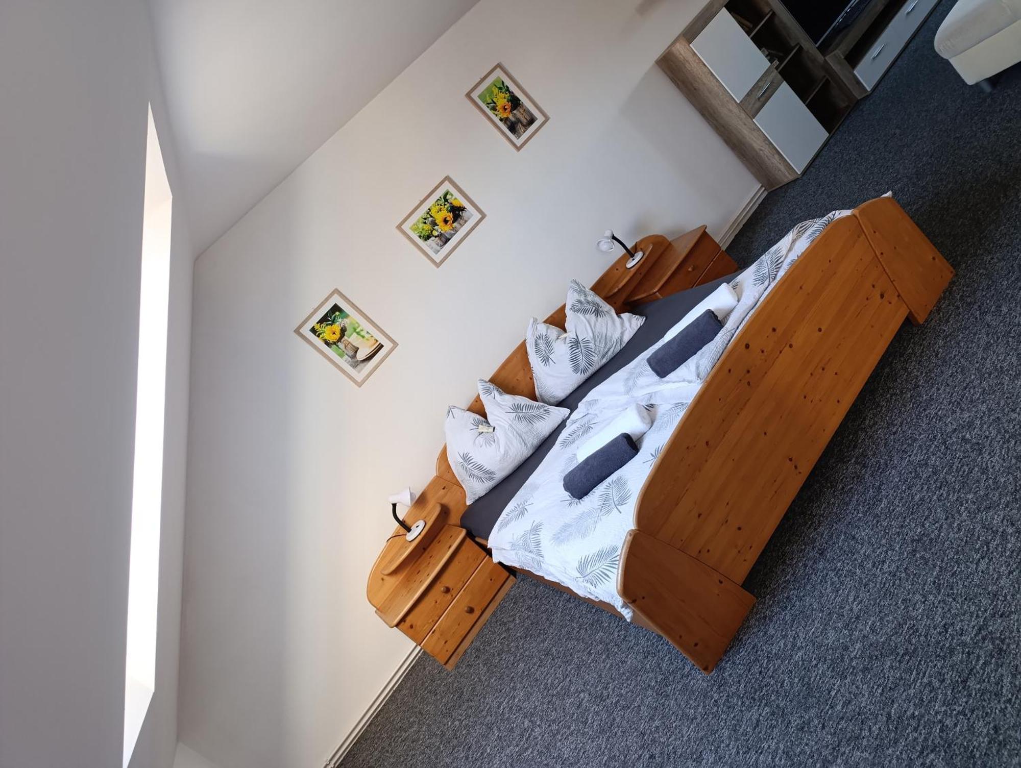 Apartman Cerna V Posumavi Adam A Eva ภายนอก รูปภาพ